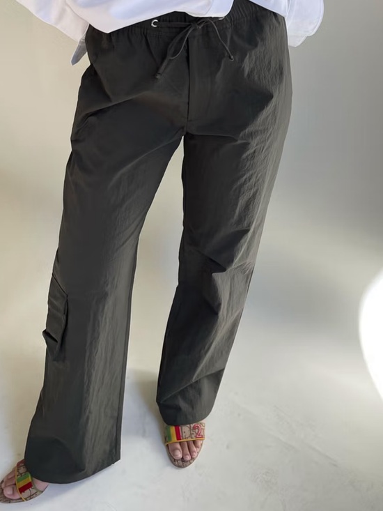 Djerf Avenue Pants - NWT- Djerf Avenue Sporty Wide-Leg Pants - Dark Green- Small ( Tall )